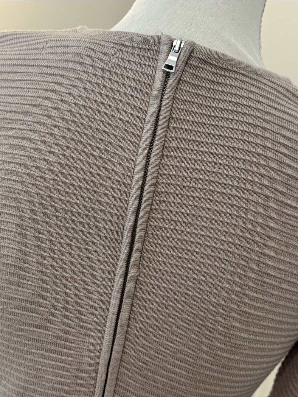 Taupe Ribbed Knit Long Sleeve Bodycon Mini Dress | Size Small | Closet Staple - Picture 2 of 8
